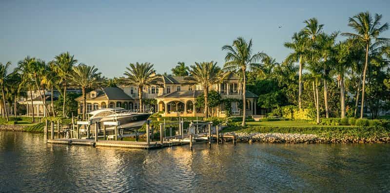 Waterfront paradise homes 1